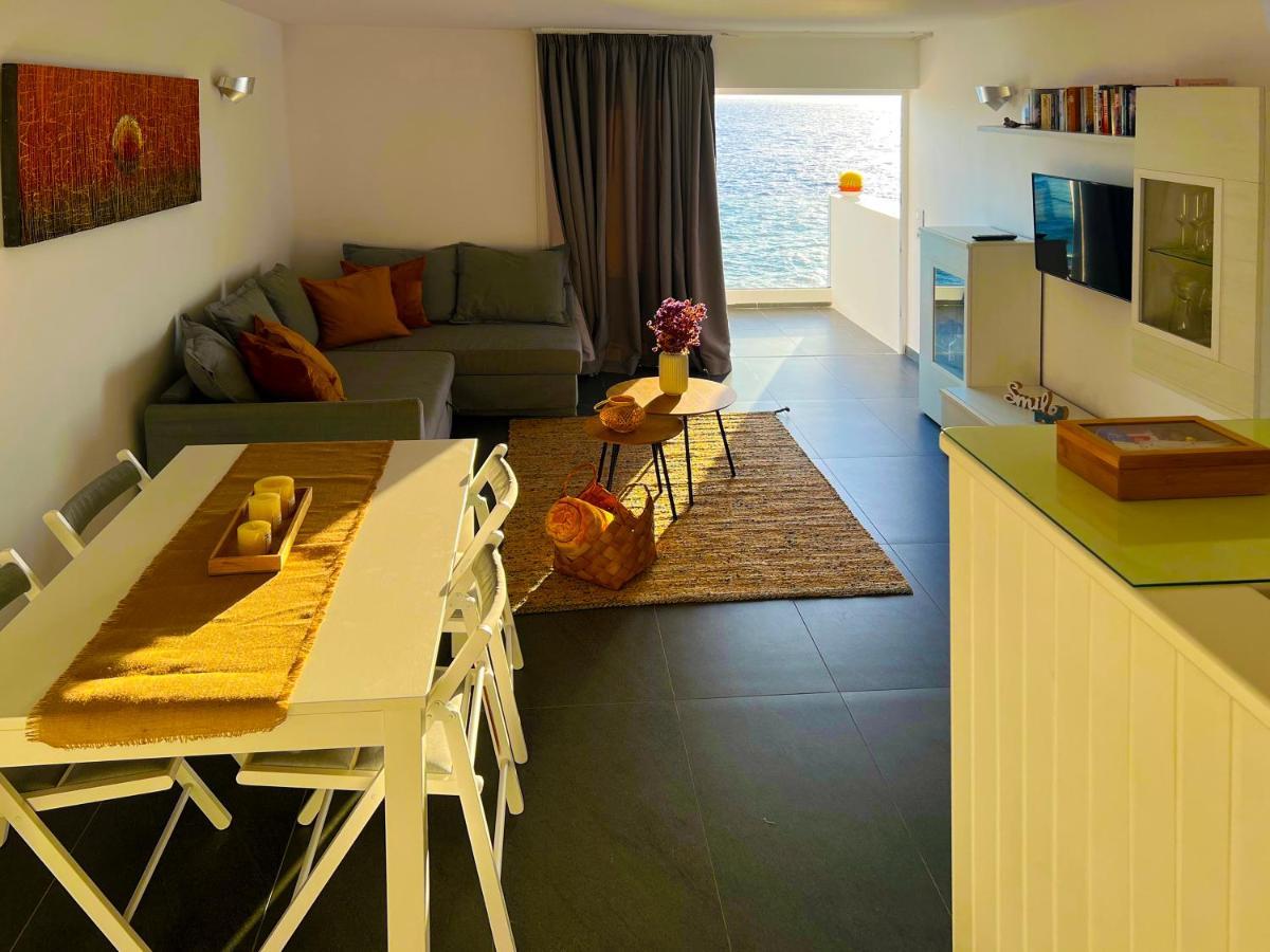 Apartment At The Ocean's Edge